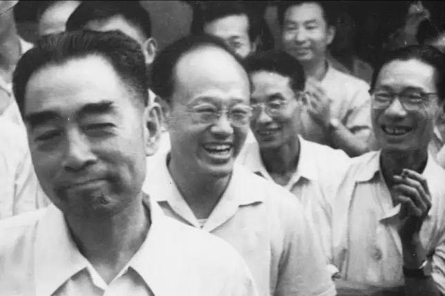 夏衍：他是新中国电影文学的奠基者，作品里全是家国情怀_百科TA说