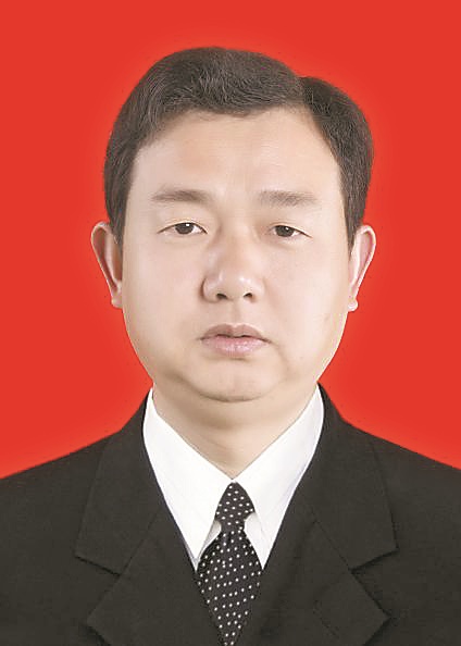  p>许创业,男,国网岳阳供电公司驻平江县虹桥镇高桥村第一书记. /p>