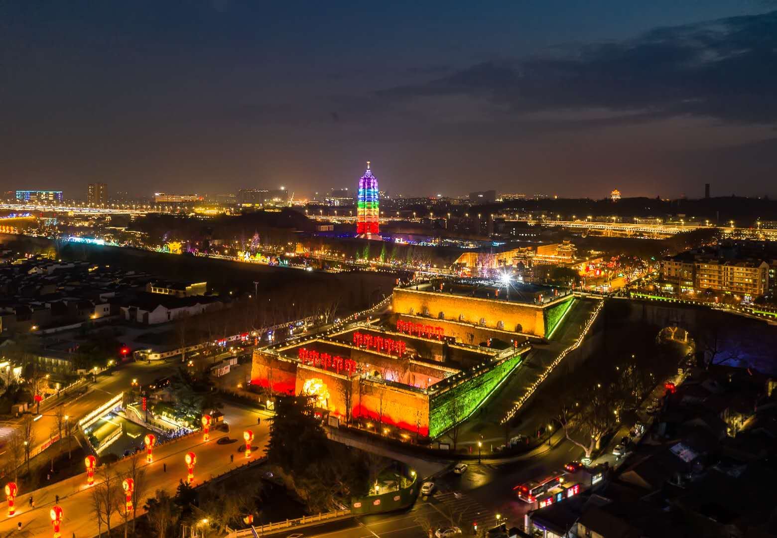  p>南京明城墙包括明朝京师 a target="_blank" href="/item/应天府