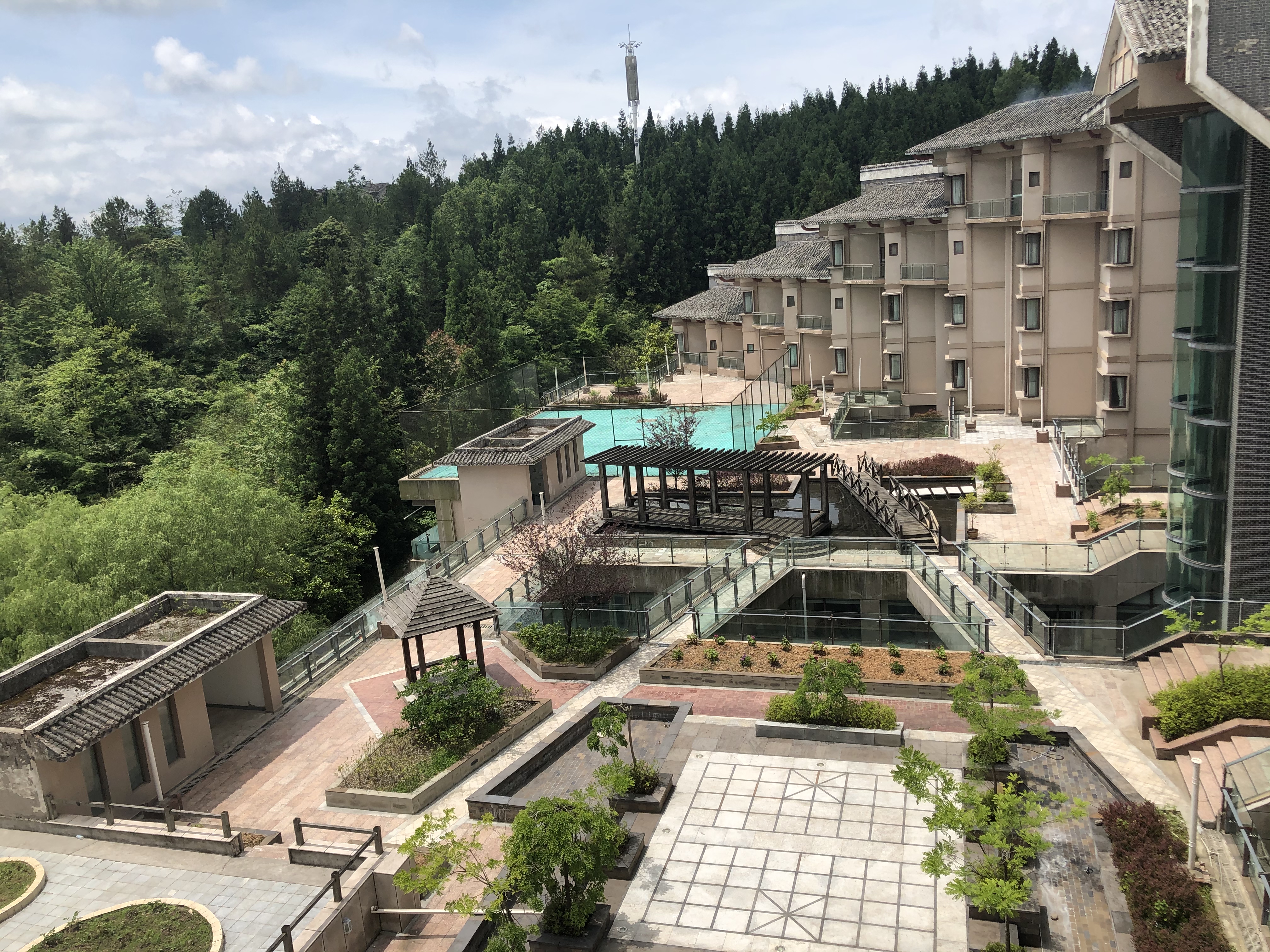 data-ctrid="sn04iimhpnoi">黄水旅游度假区位于重庆市石柱县黄水镇, 