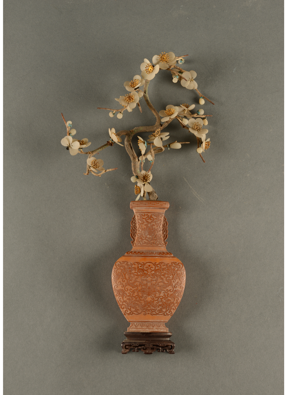 文竹刻缠枝莲壁瓶