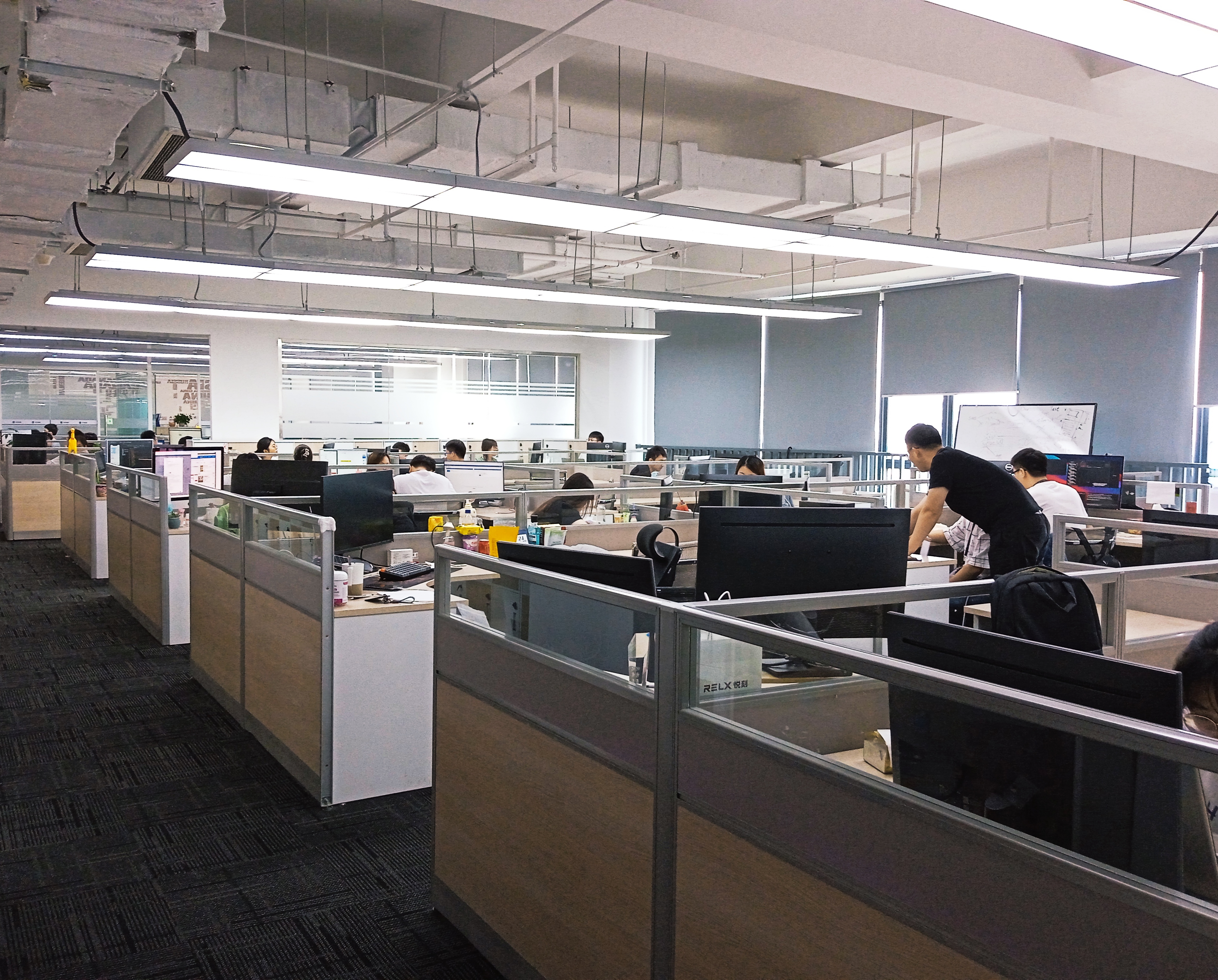 网信息服务;工程造价咨询业务;住宅室内装饰装修(依法须经批准的项目