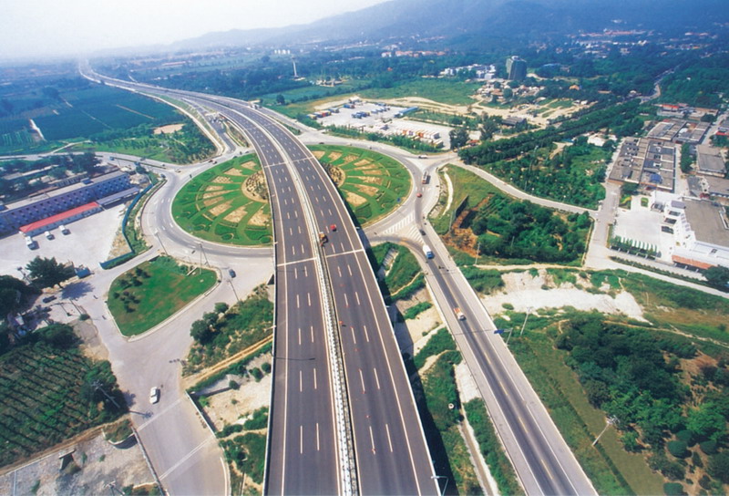 又名"北京市公路一环",简称"北京五环路",是北京市第一条环城高速