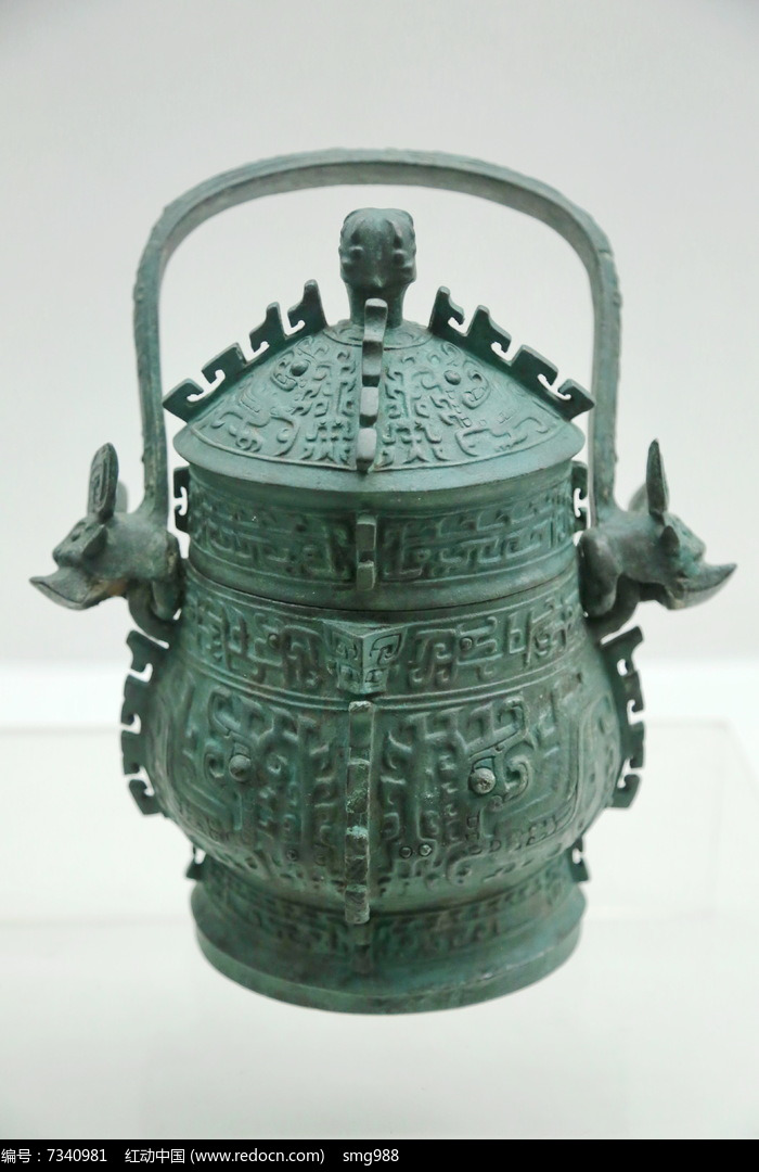 秬鬯是古代祭祀时用一种香酒,铜卣是专门盛这种香酒的酒器,在盛酒器中