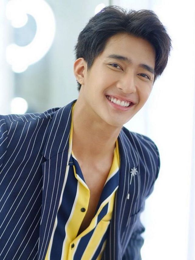  p>皮拉帕·瓦塔纳汕西瑞(earth),1994年2月23日出生于泰国曼谷,泰国