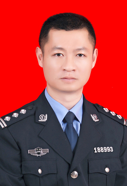  p data-id="gnwsa2sh74">曾骋,男,汉族,1980年12月生,中共党员,中共