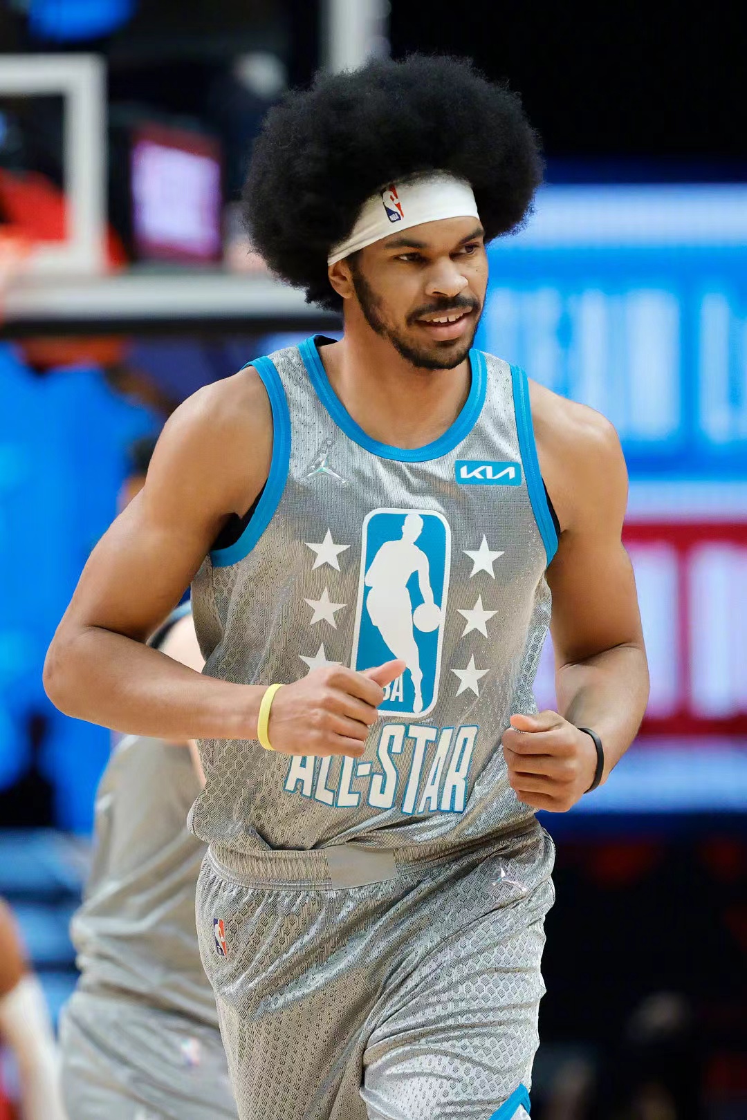  p data-id="gncn98p5pl">贾勒特·艾伦(jarrett allen),1998年4月21