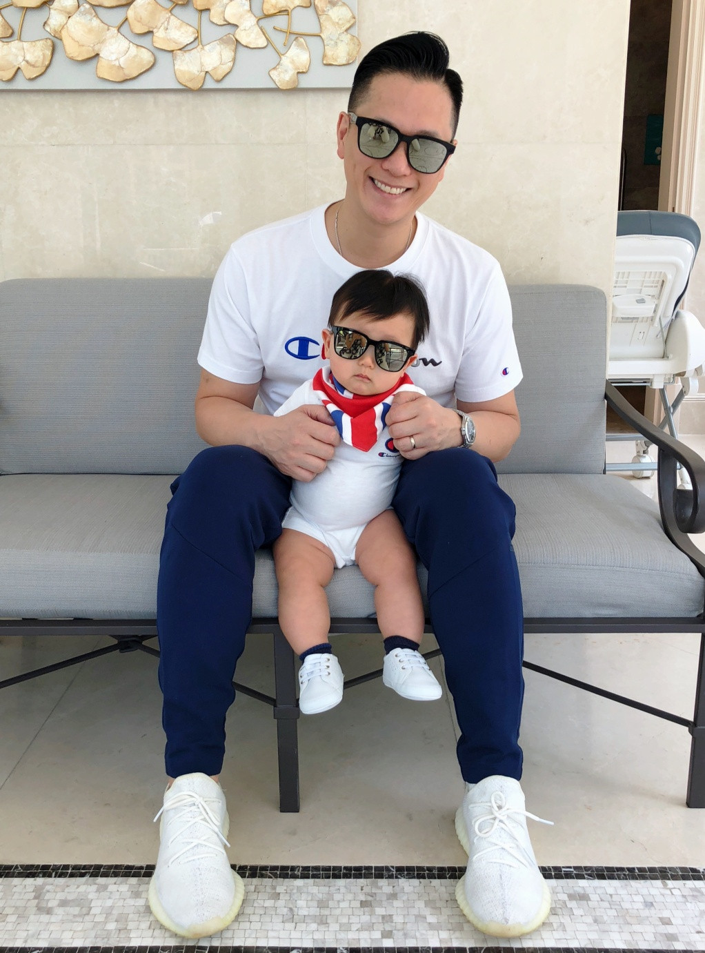 胡杏儿儿子Brendan长开了，白白胖胖萌态十足，妥妥的大胖小子_百科TA说