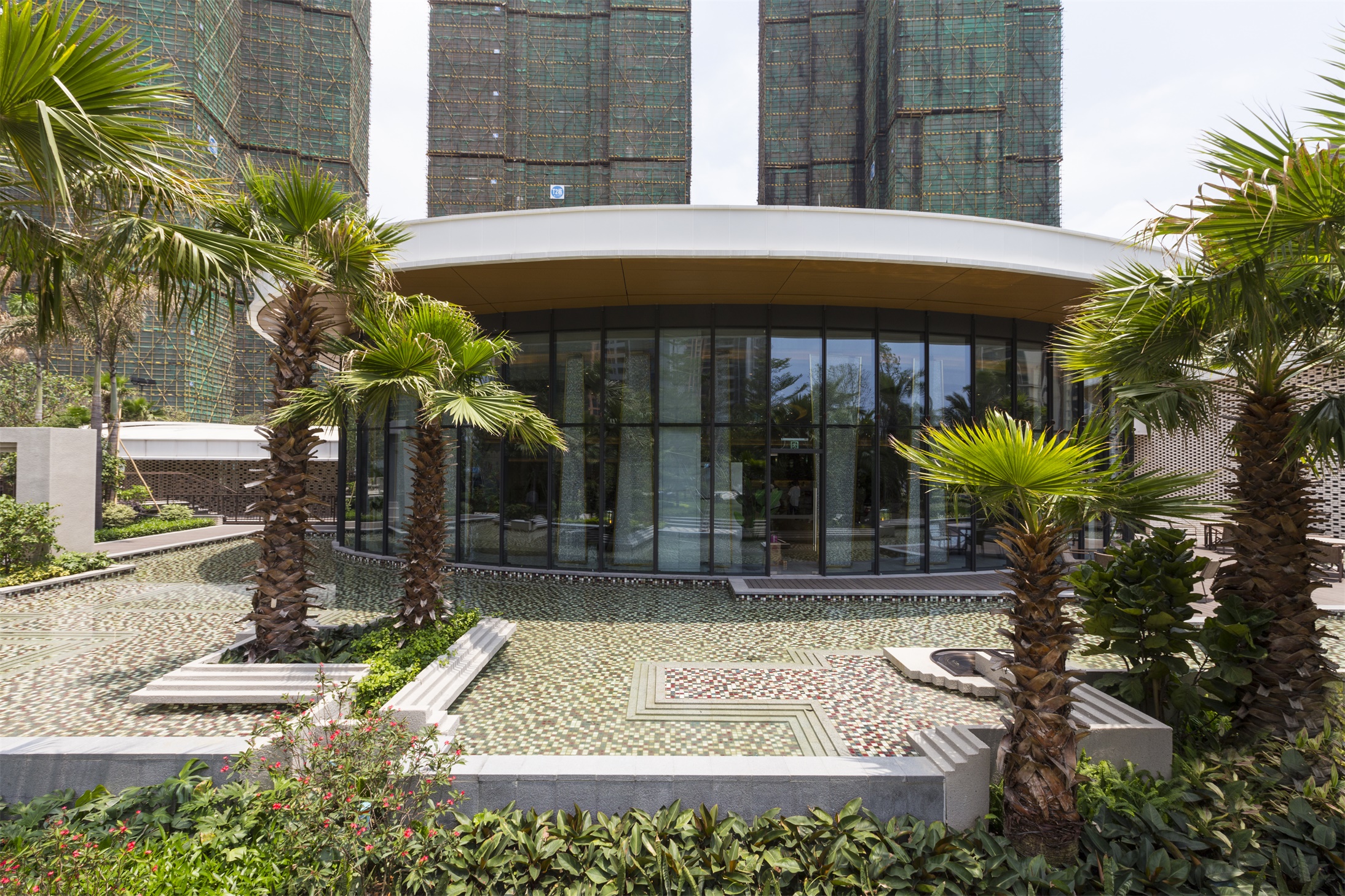 天銮为合景泰富公司的" 品牌线产品".