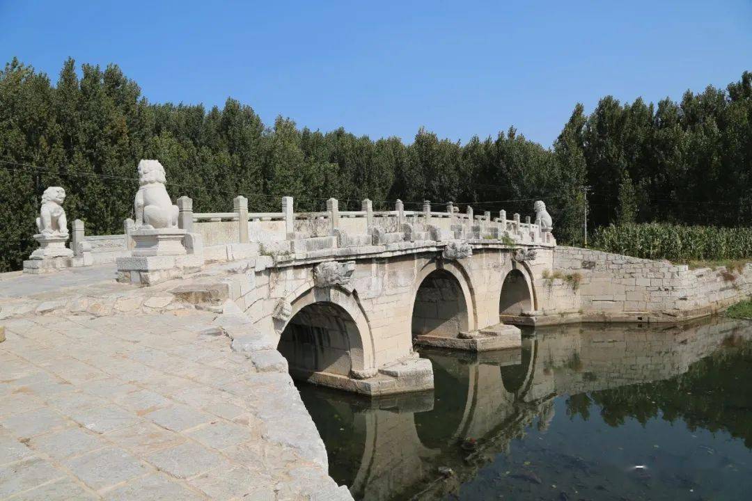 data-lemmaid="2447046">泗水县 /a>泉林镇卞桥村与泉林村之间的 a