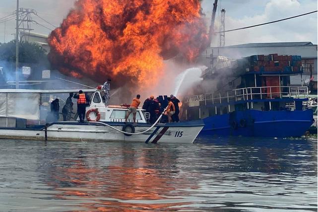 2021年6月12日菲律宾货船起火事件