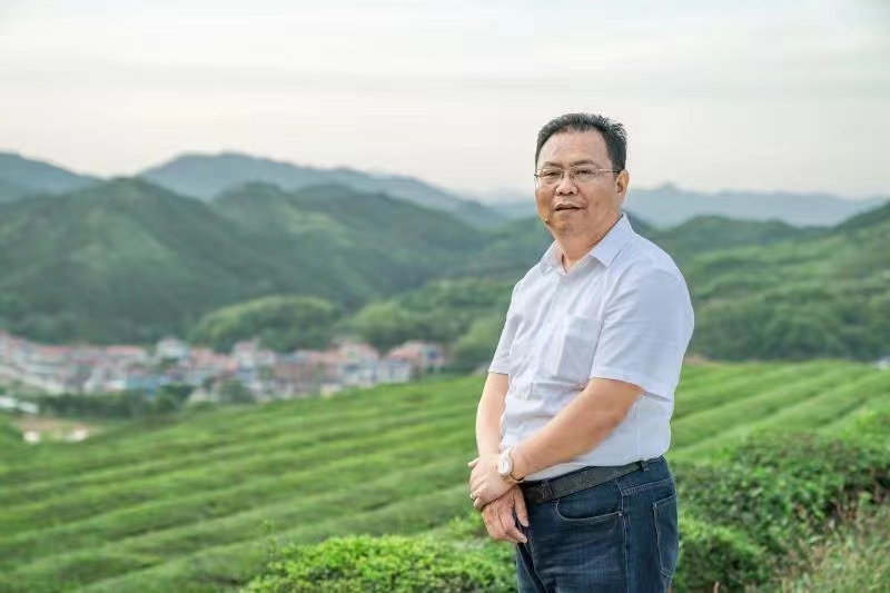  p data-id="t5t2k7tf5x1t">汪印潭,男,汉族,1973年5月出生,湖北英山