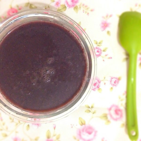  p>黄豆黑米豆浆, 黑豆黑米可以补肾 黑发的功效,黄豆的蛋白质多,营养