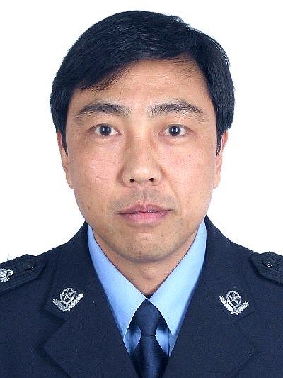  p>杨援军,男,1966年11月出生,籍贯安徽宿松,中央党校大学学历,中共