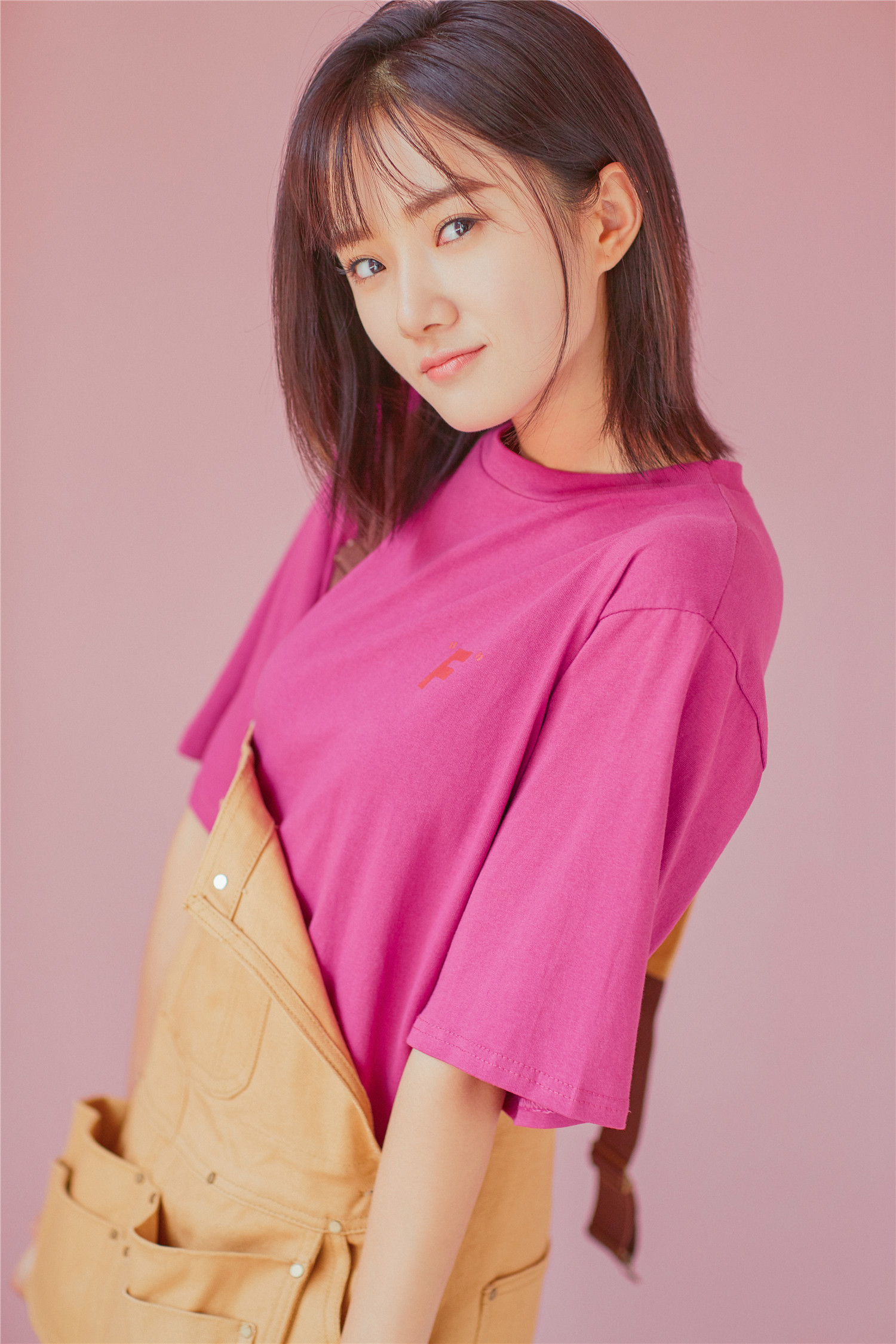  p data-id="gnbuytox44">赵菁,中国内地女演员.