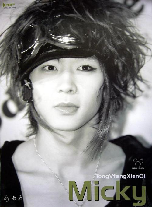  p data-id="gnwjoy2632">《triangle》是一首歌曲,演唱者是东方神起.