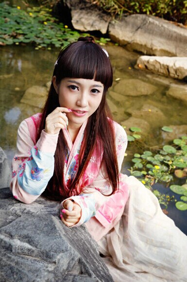 " data-lemmaid="2187464">北京大学图书馆 /a>的古装小师妹照片,走红