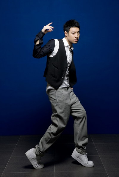  p data-id="tnjx4epj9v0a">《八零八》是潘玮柏演唱的歌曲,收录在