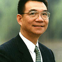  p>林毅夫,原名林正义(到大陆后改名),男,汉族, a target="_blank"