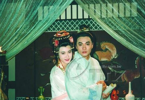 黎明/6681" data-lemmaid="6681">黎明 /a>合作的广告"天地线"之《 a
