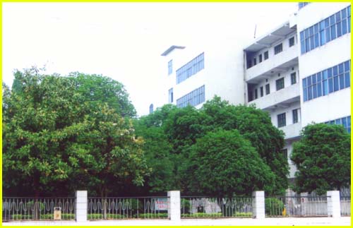 湖南省洞口县第一中学