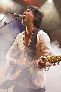 >马条,2月23日出生于新疆维吾尔自治区克拉玛依市,中国内地民谣男歌手