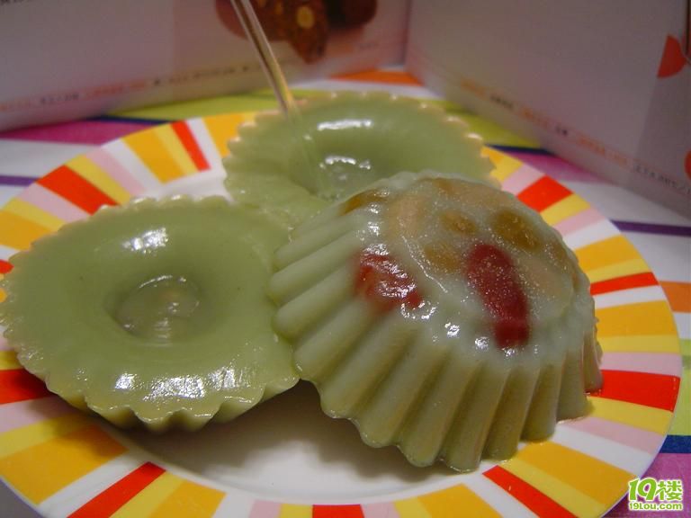  p>钵仔糕(bowl rice pudding),是 a target="_blank" href="/item