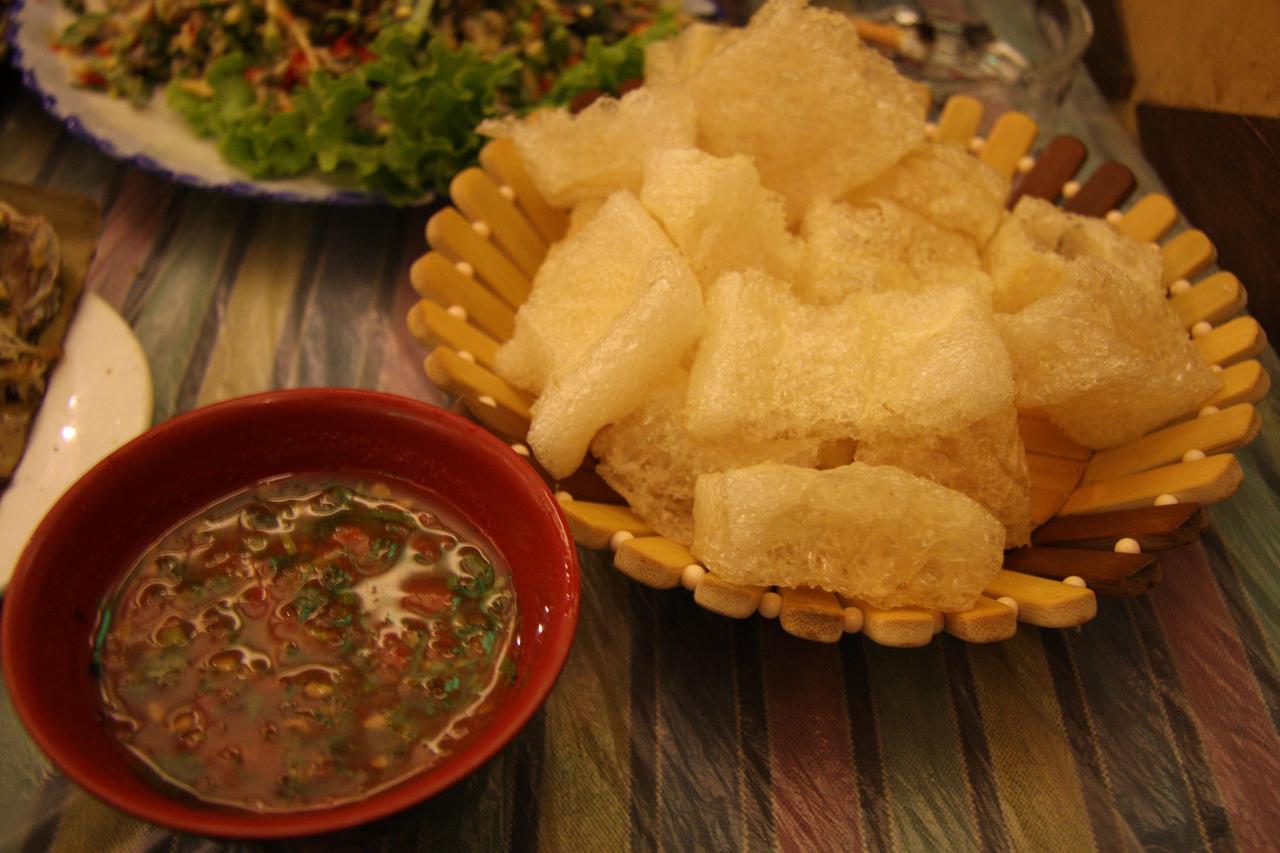  p>南咪为傣语的直译,为西双版纳,德宏等地傣族地区的风味菜,俗称"酱"