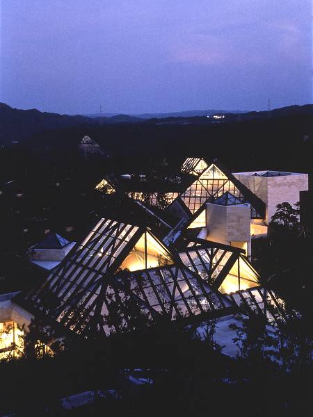  p>美秀美术馆 (miho museum) 是位于日本滋贺县甲贺市的私立美术馆.