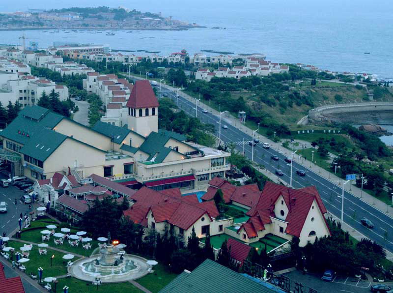  p>青岛海景花园大酒店坐落于 a target="_blank" href="/item/青岛