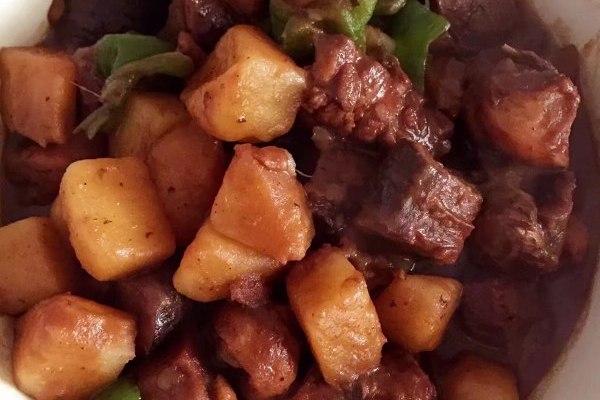 红烧土豆鸡肉
