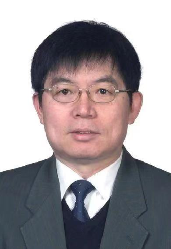  p data-id="gnby3d14vx">李卫,男,1957年12月出生于北京,原籍河南省 