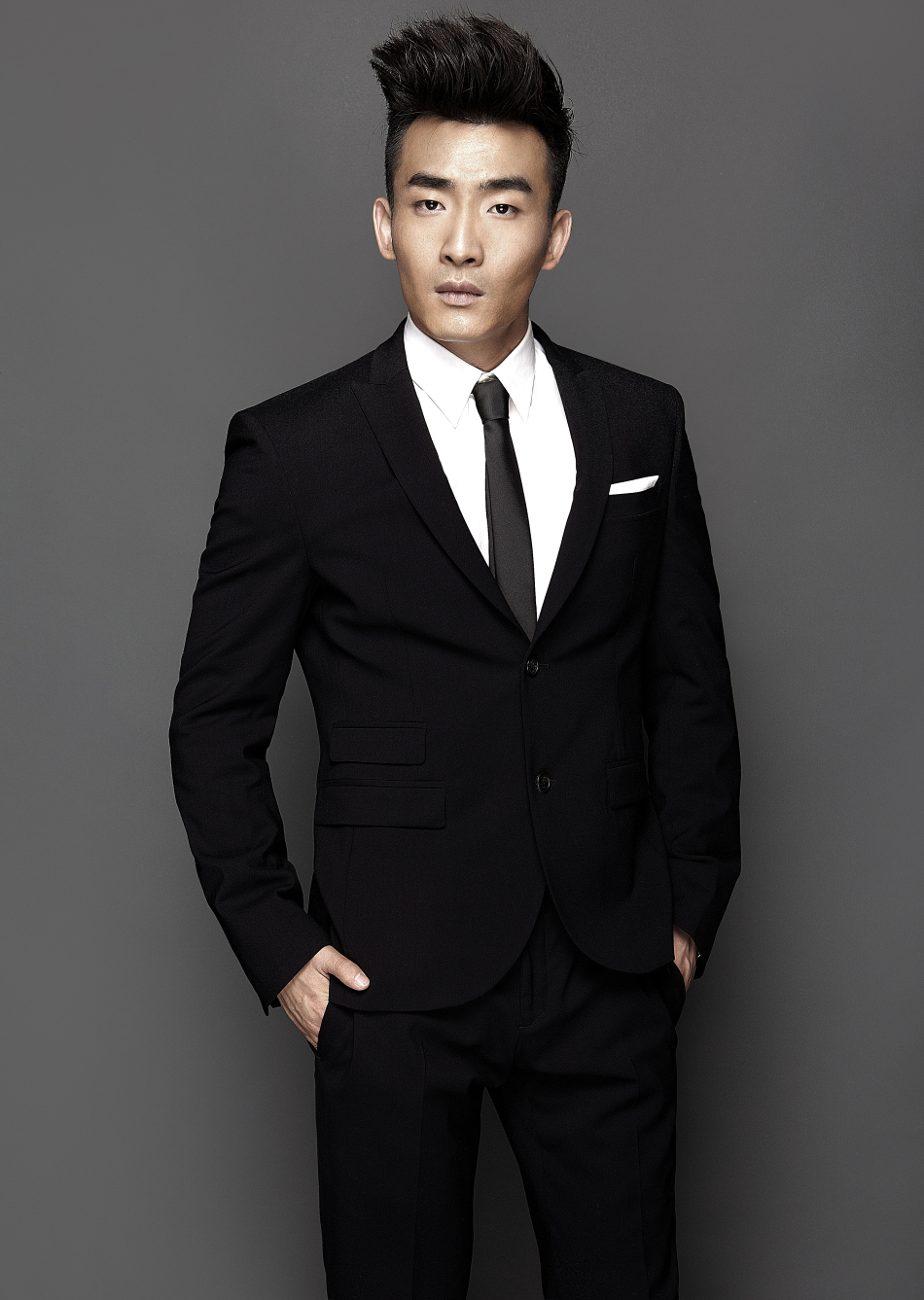 ="gnszyr33qg">魏炳桦,1982年10月3日出生于陕西咸阳,中国内地男演员