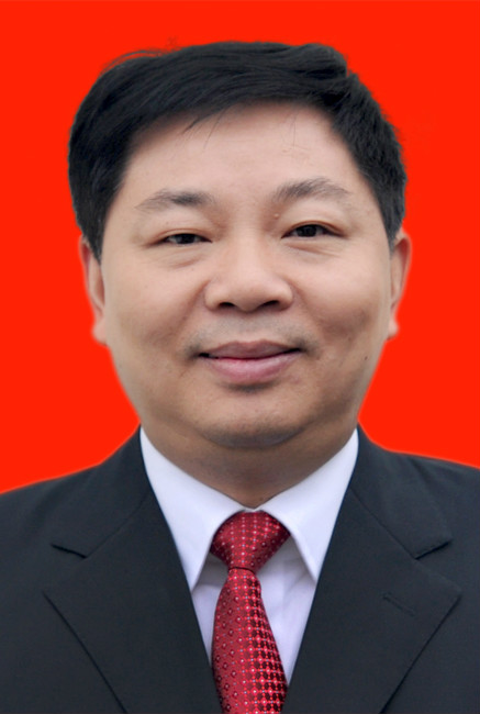  p>谢清纯,男,汉族,1963年11月出生,湖南省攸县人,博士研究生文化