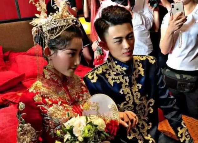  p data-id="go14moj1sk">快手小伊伊,1998年