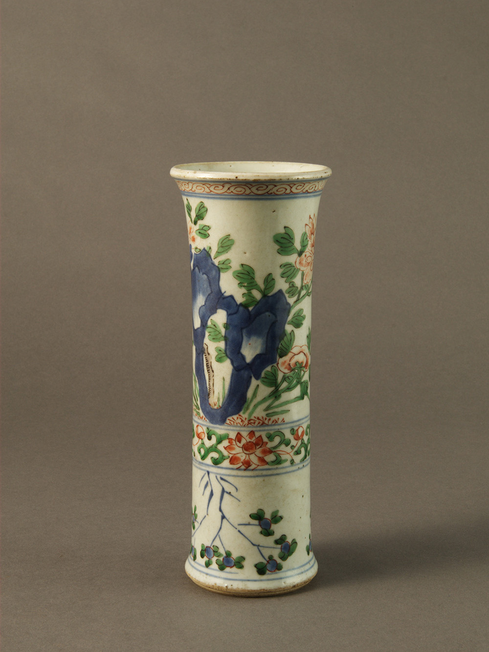 清雍正青花五彩牡丹纹花觚