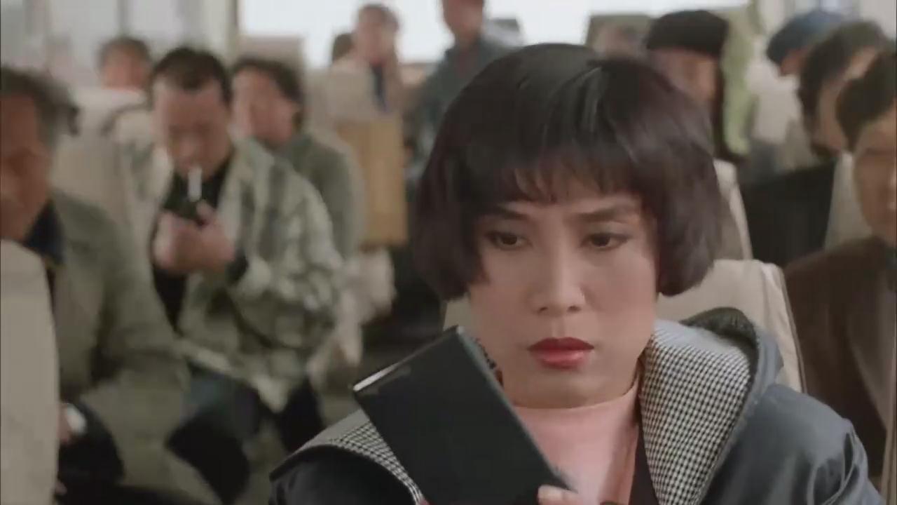 李彤