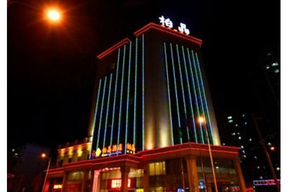  p>沈阳悦客来柏晶酒店位于沈阳市皇姑区华山路,2010年3月隆重开业,该