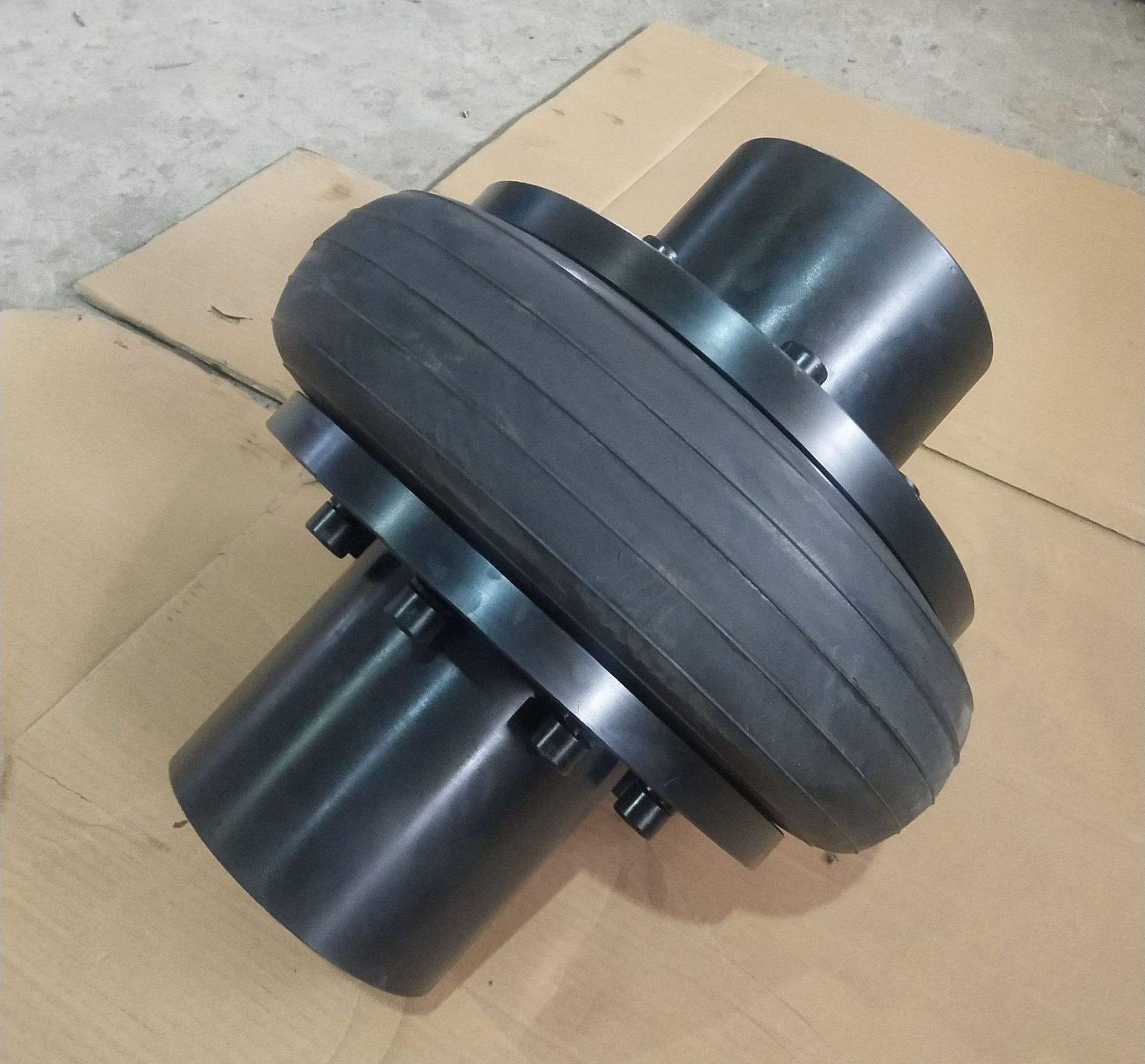  p>ul型轮胎式联轴器是一种高弹性联轴器,具有良好的减震缓冲和优越的