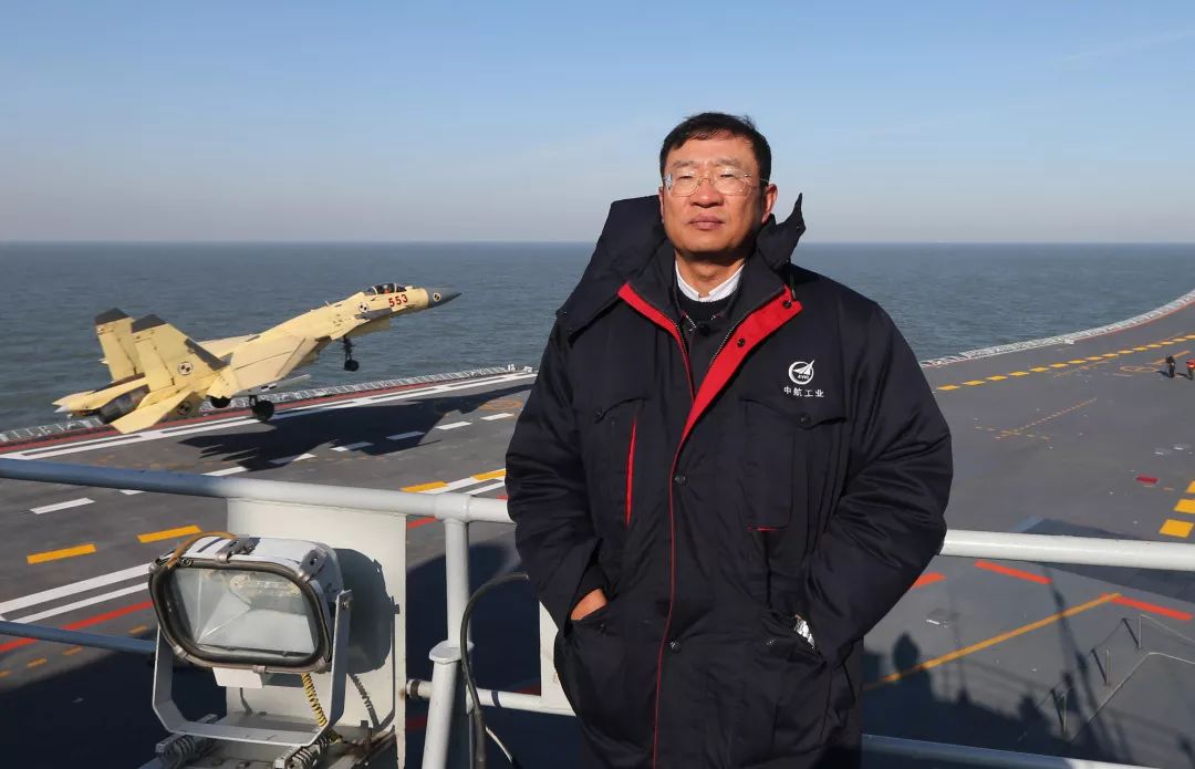 歼15总负责人罗阳