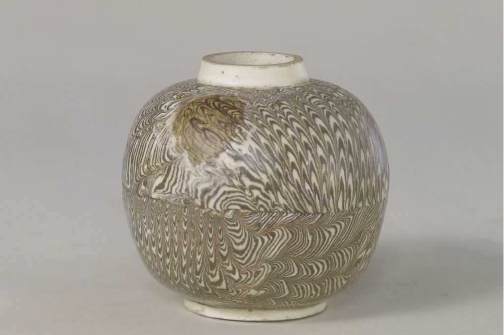 宋修武窑绞胎罐