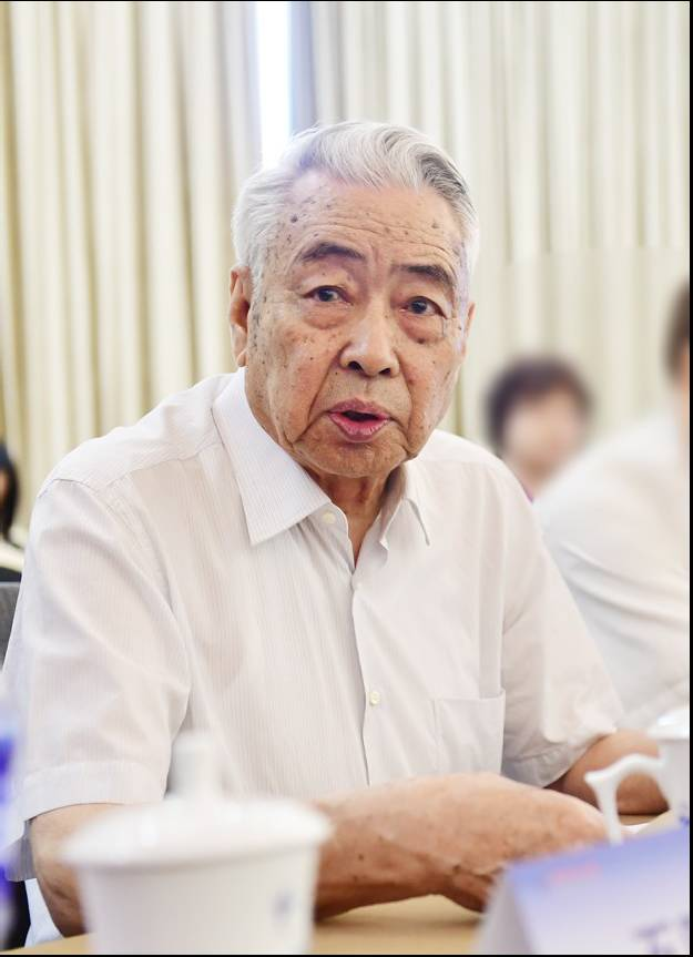  p data-id="ubbsma6et44l">王迺谦,1930年11月生,江苏常熟 span