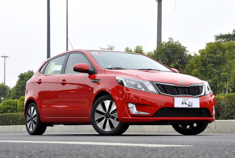 起亚k2 2012款两厢 1.4l mt gls