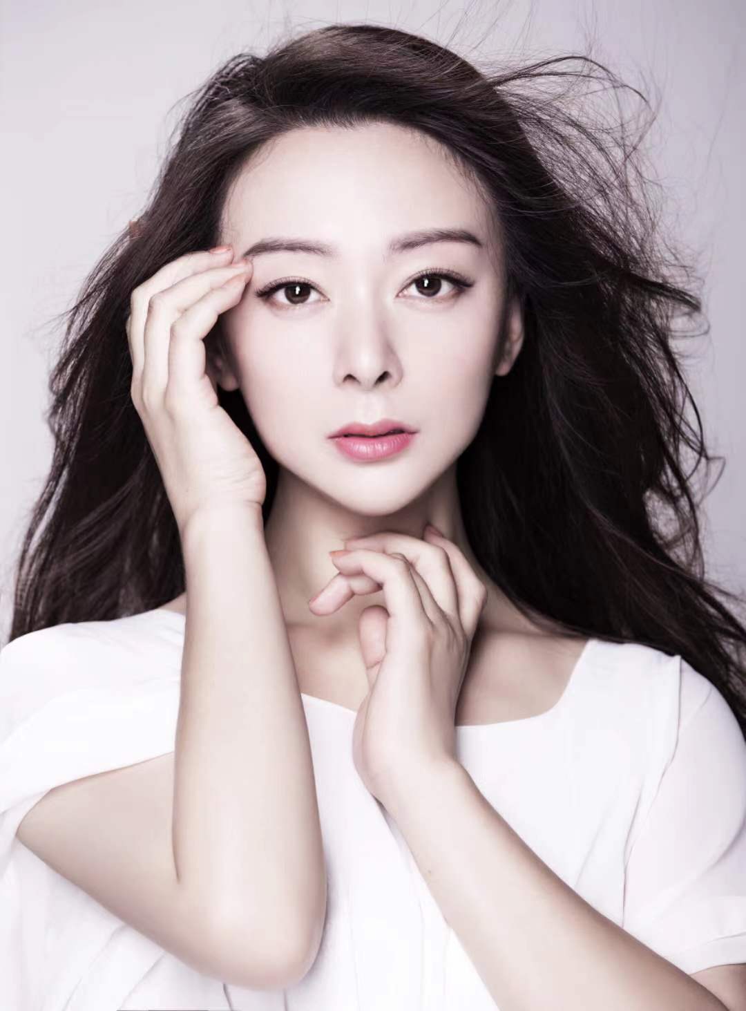  p data-id="gnauz8emek">刘薇,中国内地女演员 sup data-ctrid="2y63