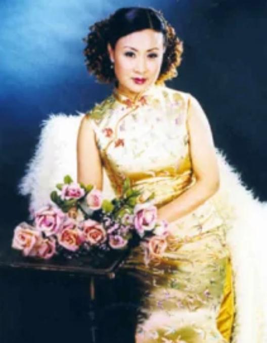  p data-id="go0biyjpbc">李玲君:烟台市吕剧院国家一级演员. /p>