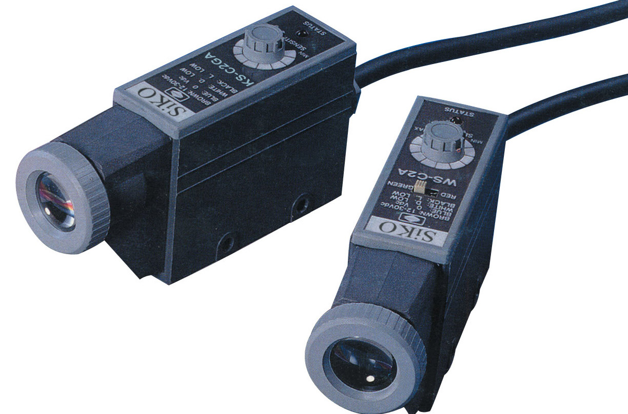  p>光电传感器是将光信号转换为电信号的一种器件.