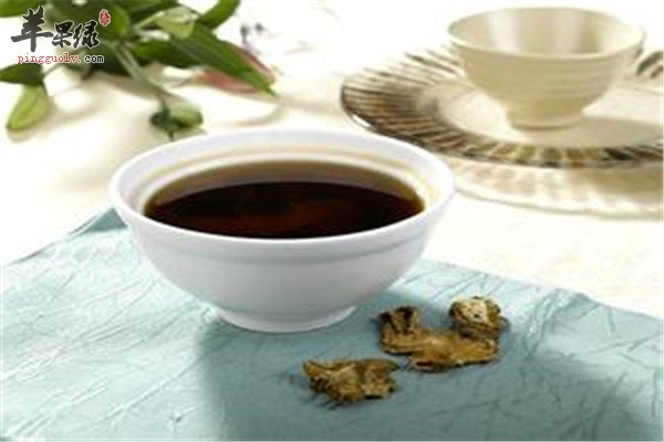  p>芎藭生地酒是在酒中加入芎藭,去滓后再放入地黄汁才酿造而成的酒.