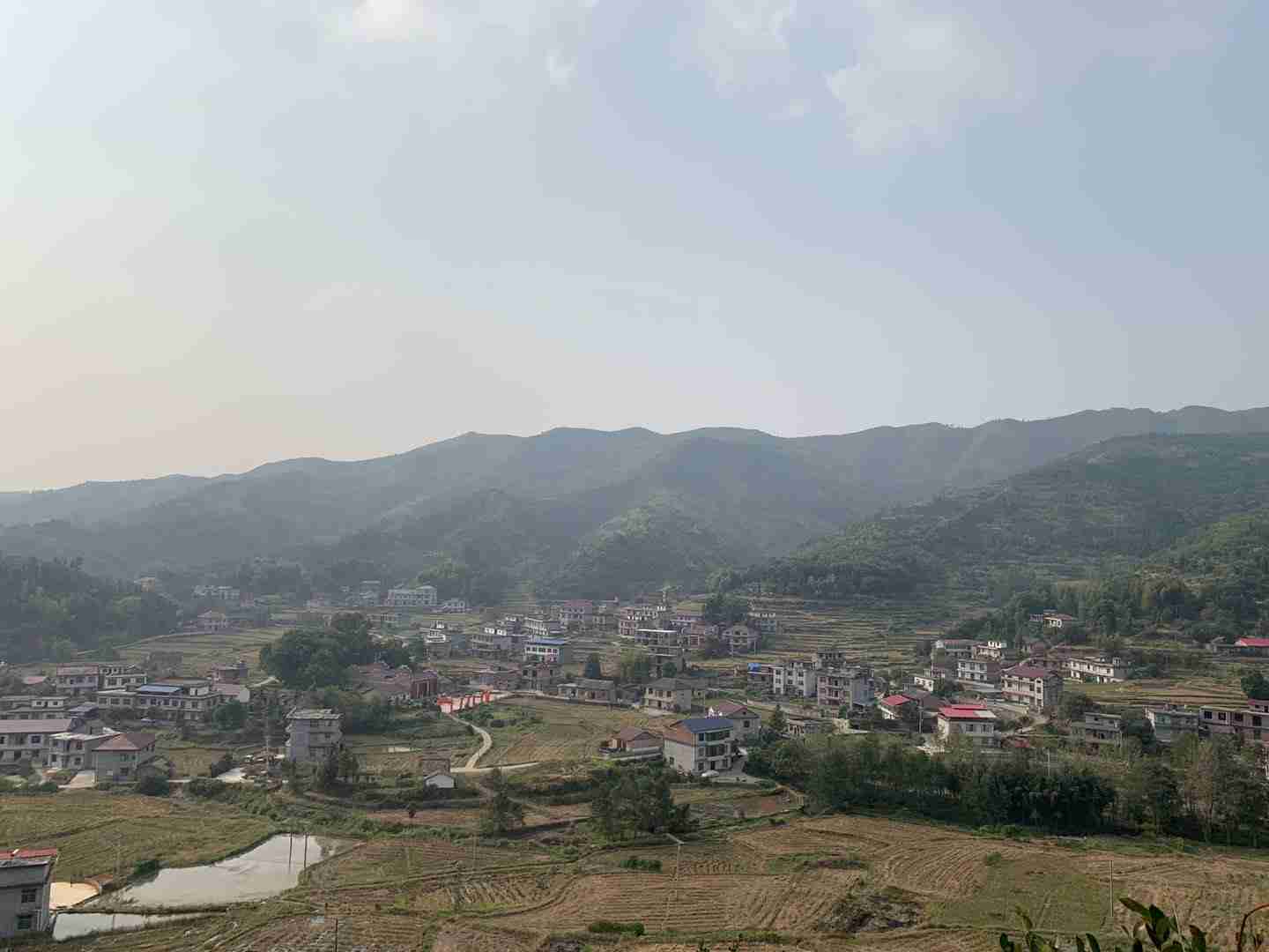  p>黄茅镇兴源村是江西省境内宜春市万载县黄茅镇的一个村落兴源村.