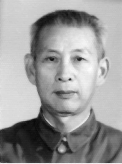 东北军区政治部联络员(科员),中共密山县委第一书记,牡丹江专署秘书长