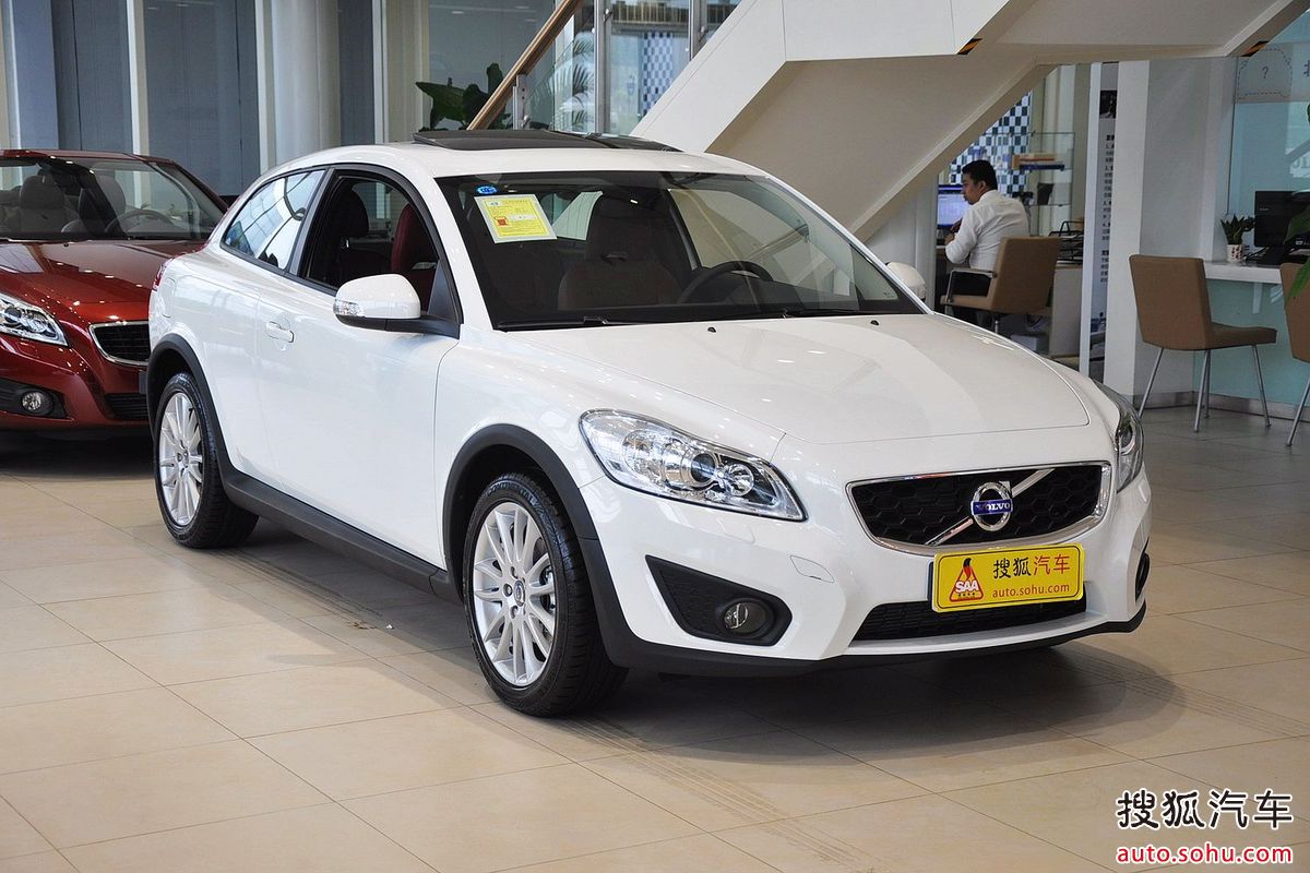 身为沃尔沃旗下全新的入门车款,c30借由着掀背设定与全新家族风格设计